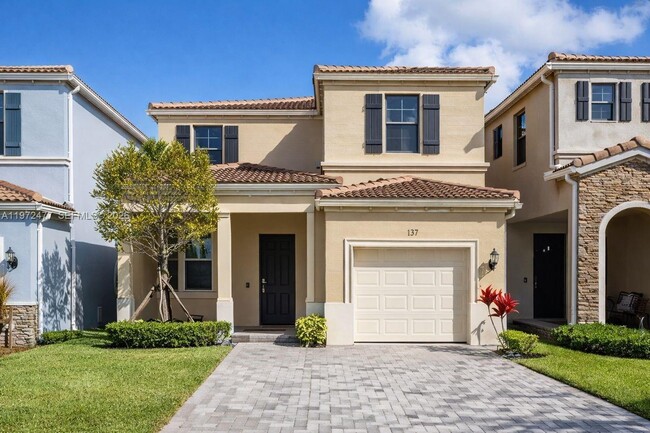 Photo - 829 NE 191st St