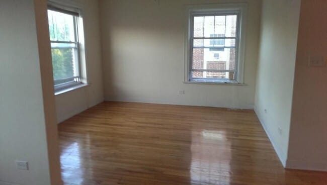 Photo - 2000 W Foster Ave