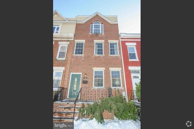 Building Photo - 1649 Kramer St NE Rental