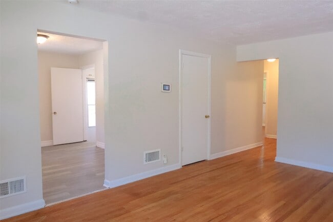 Photo - 4300 Begg Blvd
