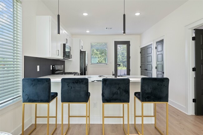 Building Photo - 3522 B St Unit D Rental