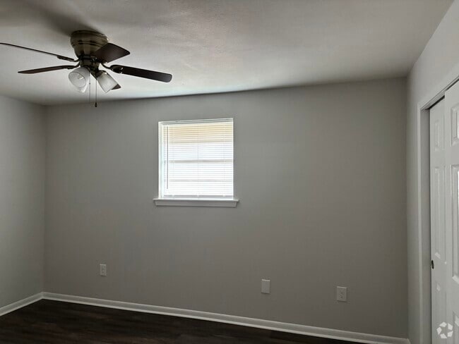Building Photo - 1018 Carrollton Ave Rental