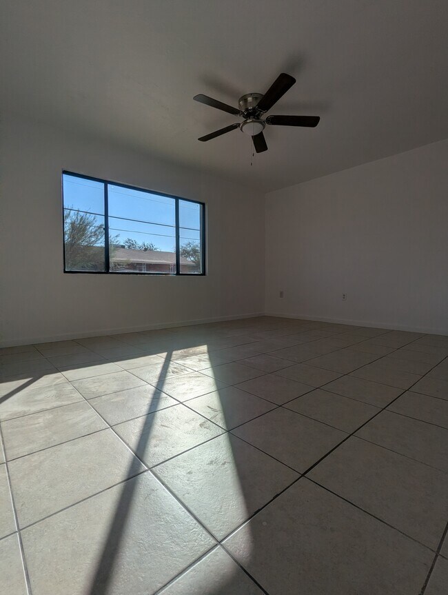 Dormitorio #2 - 2201 N 22nd St Unidad B