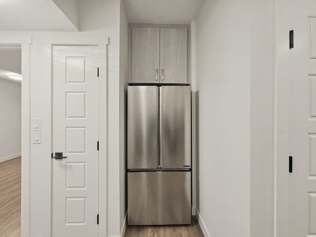 Photo - 130 Amblehurst Way NW