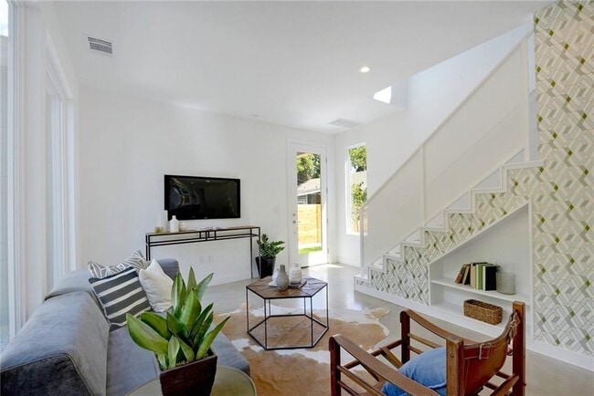 Photo - 5514 Avenue H