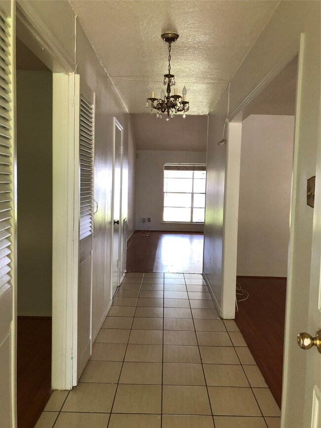 Photo - 8807 Edgemoor Dr