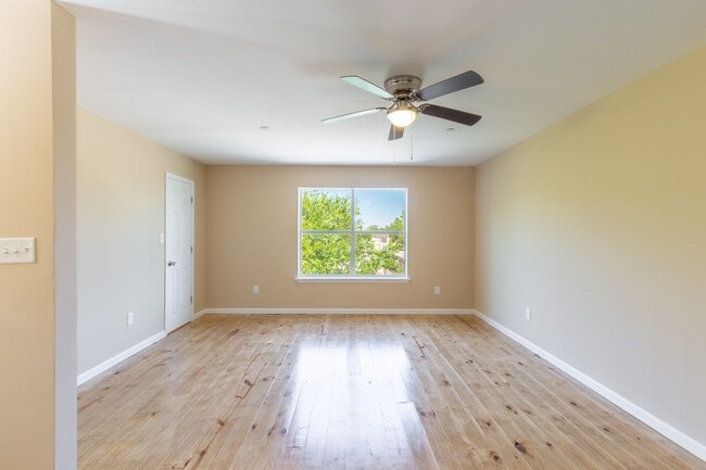 Photo - 55 N Warren St