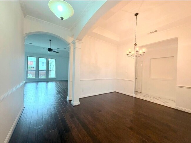 Photo - 11821 Cotswold Dr