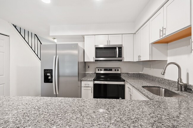 Photo - 1540 W Thompson St