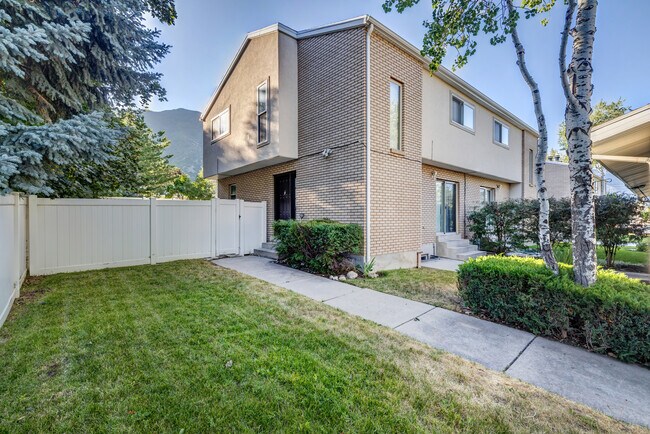 Photo - 3383 E Bengal Blvd Townhome