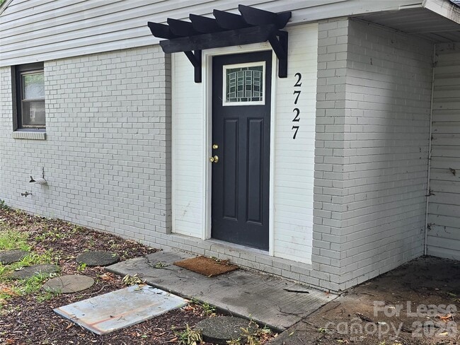 Building Photo - 2727 Englehardt St