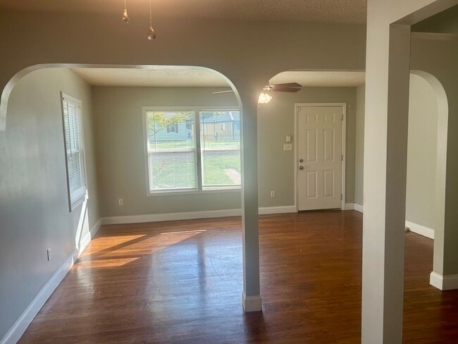 326 S Plymouth Rd NW