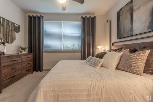 1 BR, 1 BA - 857 SF