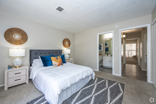 2BR, 2BA - 1,143SF - Primary Bedroom