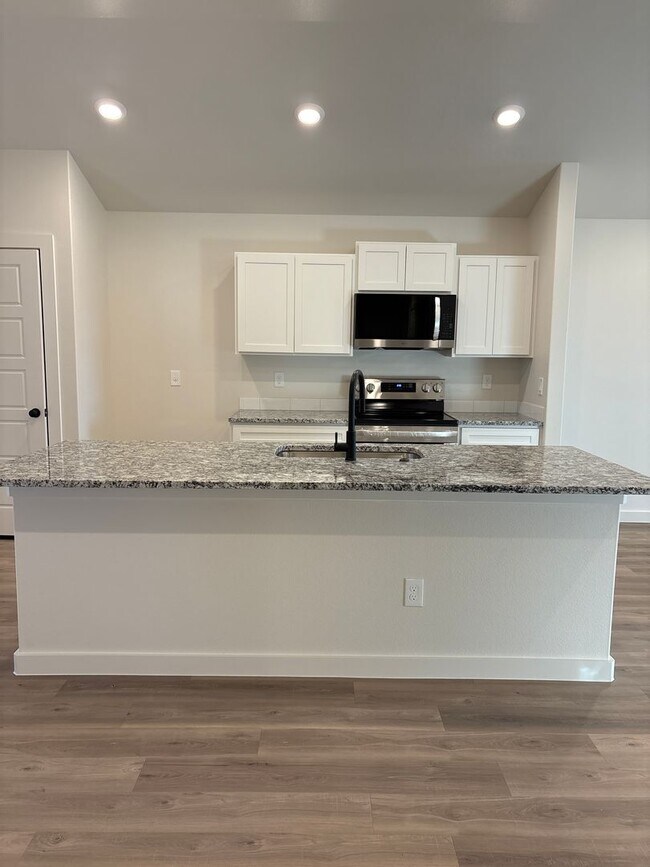 Photo - 2513 Is THE ONE for me!