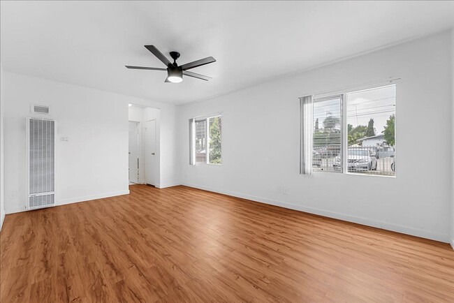 Photo - 6110 Cahuenga Blvd Apartamento Unidad 01