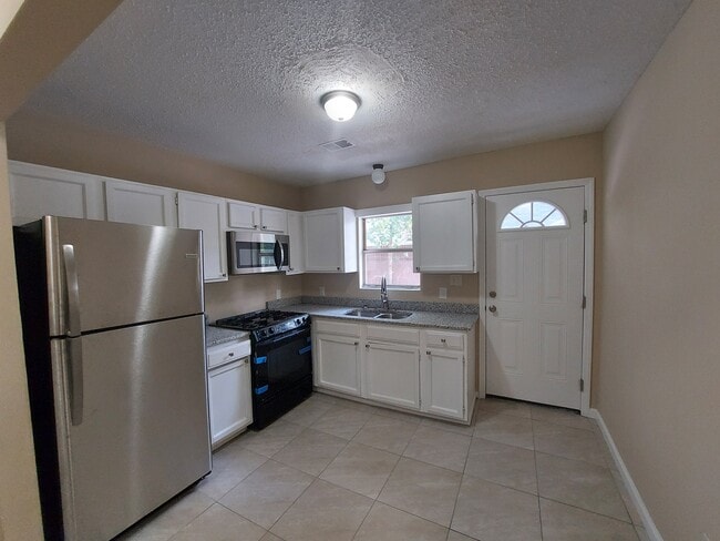 Photo - 2006 Heidt St