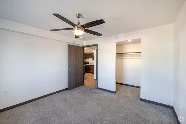 1BR, 1BA - 1,000SF - Bedroom