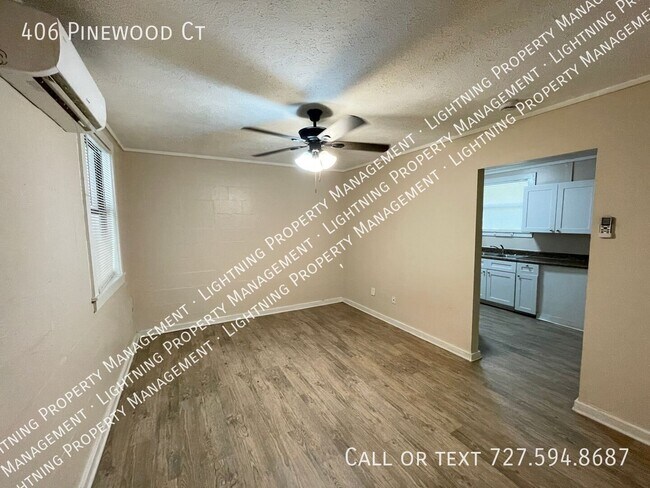 406 Pinewood Ct