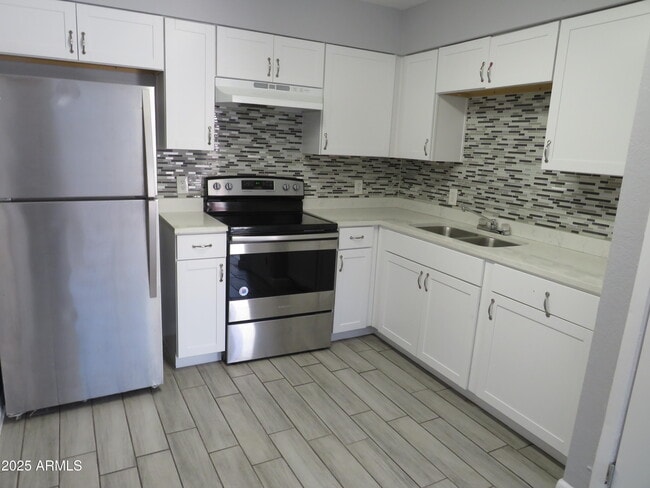 Building Photo - 2726 E Tierra Buena Ln Rental