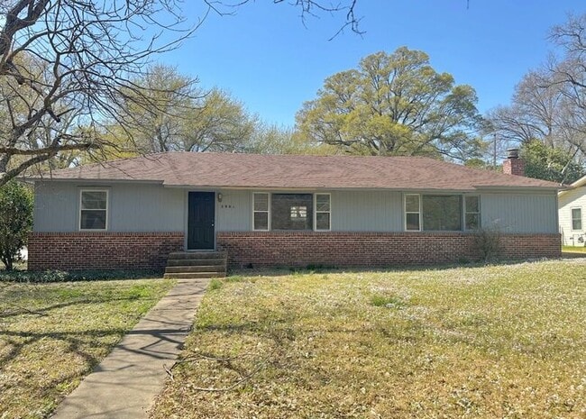 Photo - 3901 Wood St House