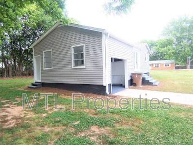 Photo - 1722 Kings Rd