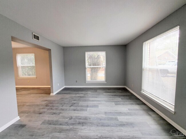 Photo - 7819 Hearthstone Cir