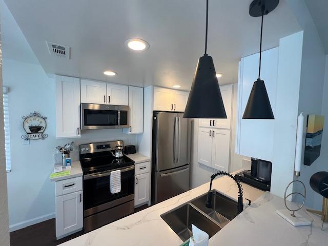 850 Cypress Point Way