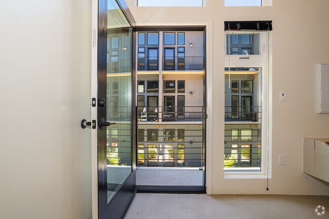 Studio 358SF