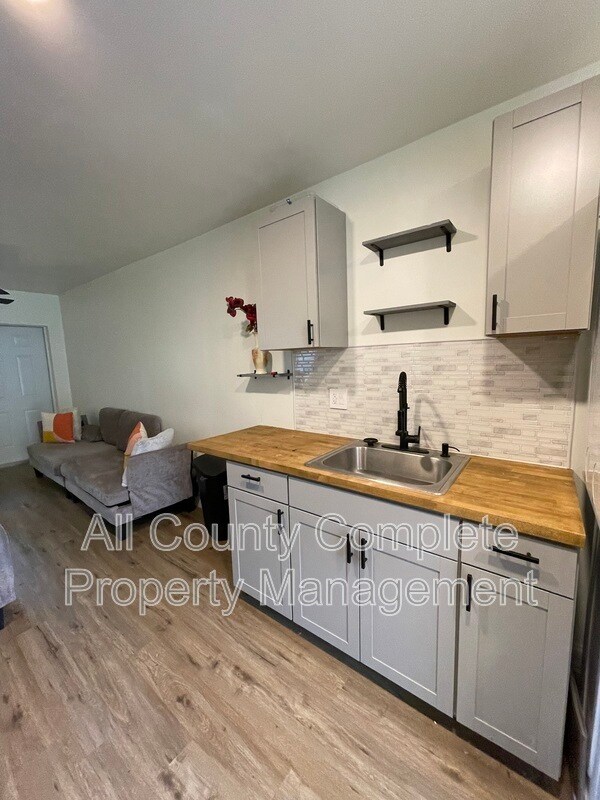 Photo - 1719 E 25th St