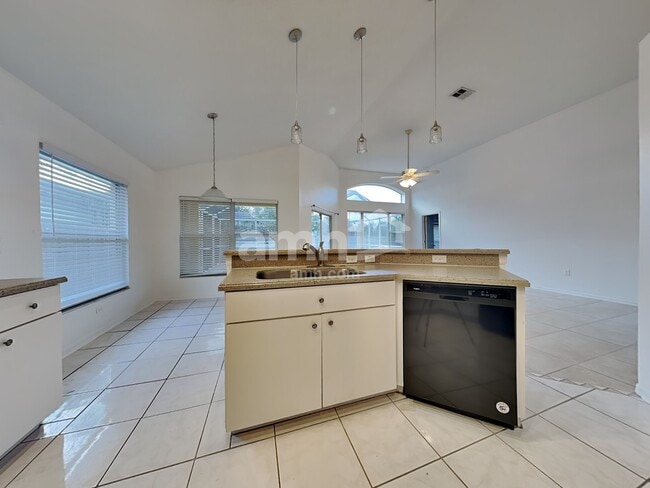 Photo - 16502 Lake Heather Dr