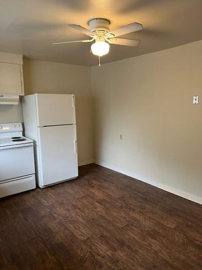 Photo - DARLING 2 BEDROOM HOUSE!!