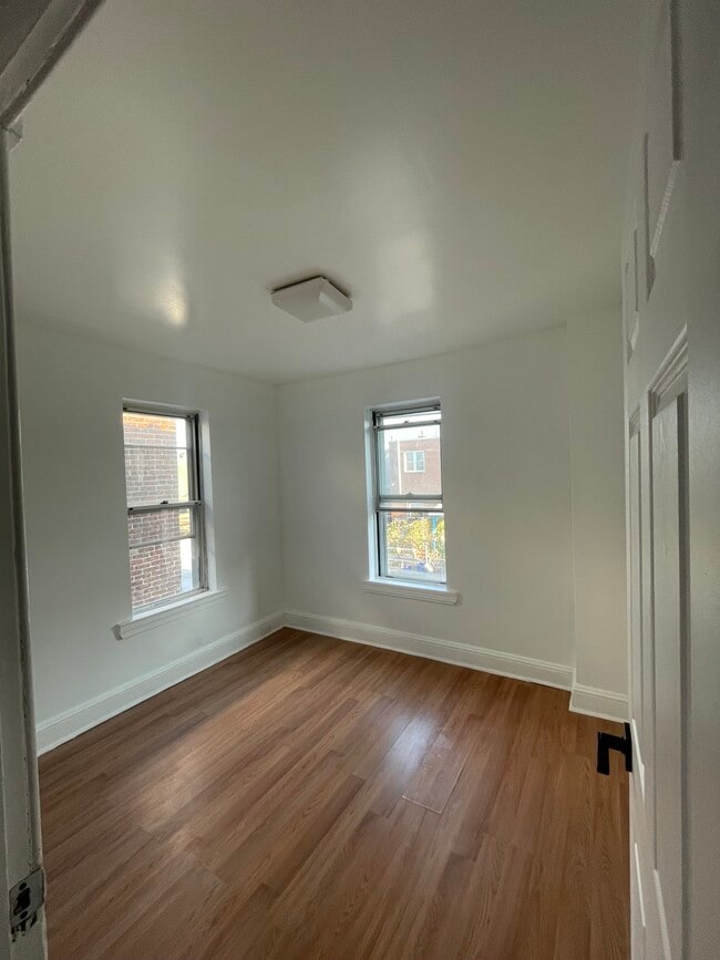 Photo - 3033 Chatham St