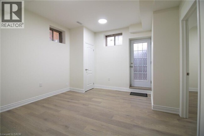 Photo - 55 William Dunlop St.