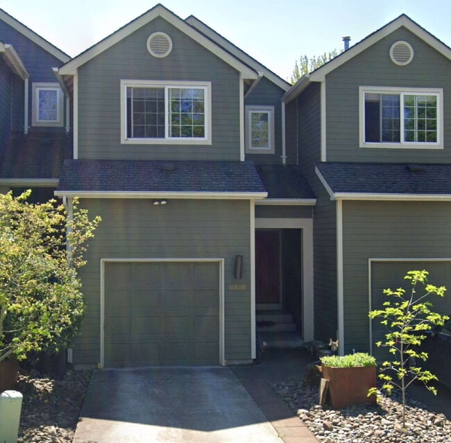 Building Photo - St. Johns 2-bedroom Condo