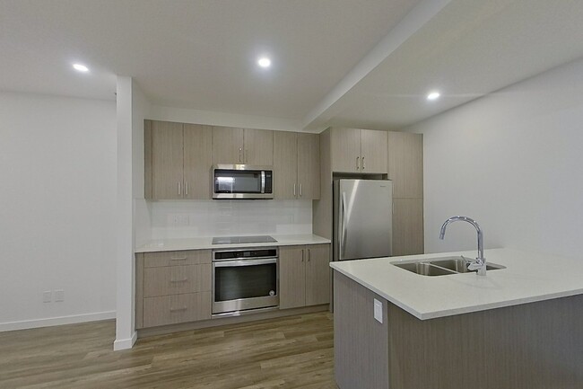 Photo - 11503-276 76 Ave NW