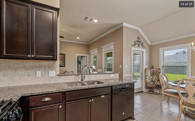 Photo - "Charming 3-Bed Retreat in Bossier City with Granite Touches & Gleaming Hardwood Floors!"