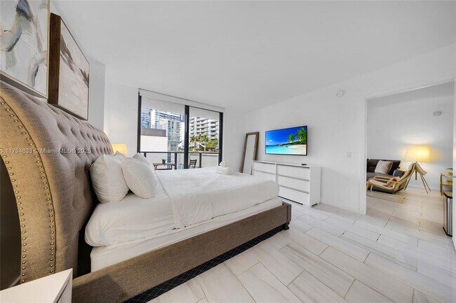 Photo - 31 SE 6th St Unit 1407