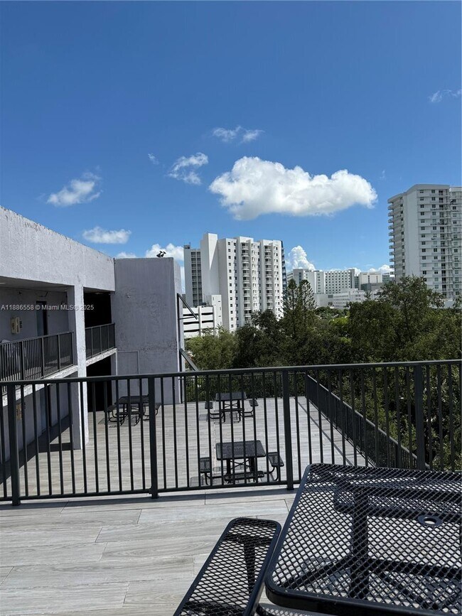 Photo - 1531 NW 16th Ave Unit 202