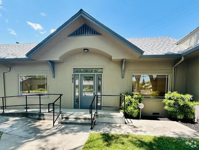 Building Photo - 573 N Minaret Ave Rental