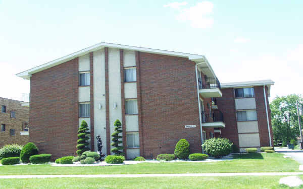 Photo - 10328 S Mansfield Ave Apartments