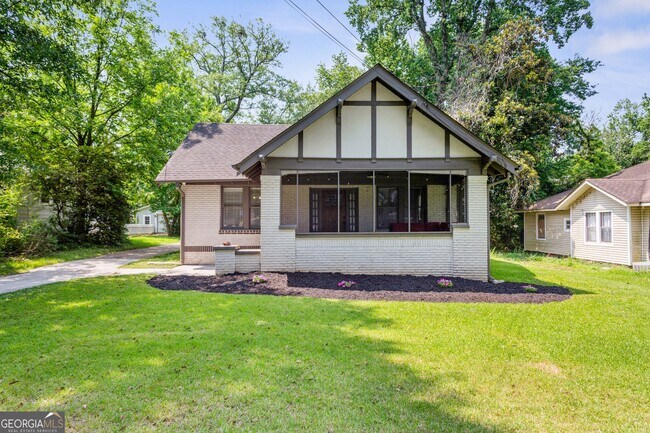 Photo - 1782 Walker Ave Casa