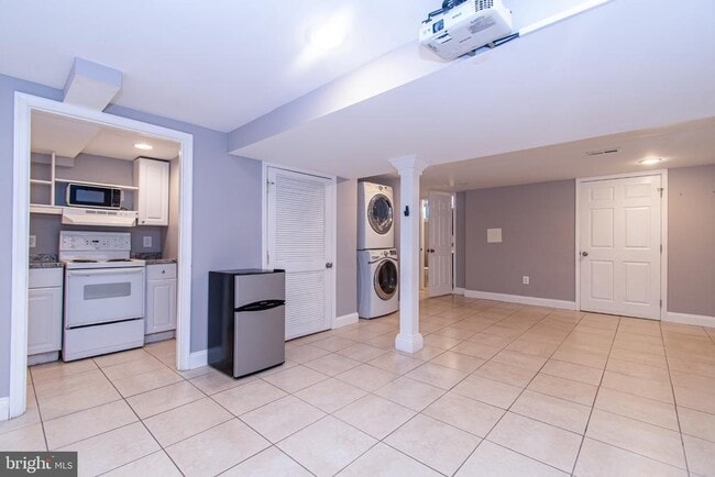 Photo - 2039 Hillenwood Rd Unidad BASEMENT STUDIO