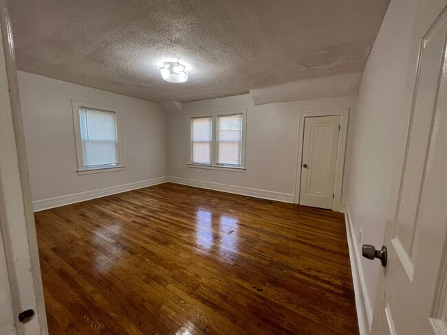 Photo - COMING SOON ! Charming home !!
