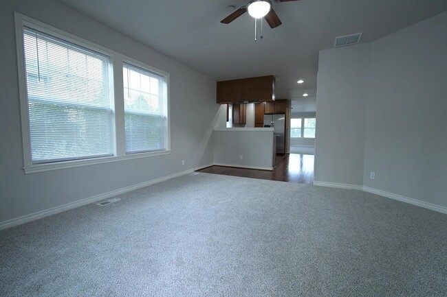 Photo - 321 Hardie Ave NW Unidad B
