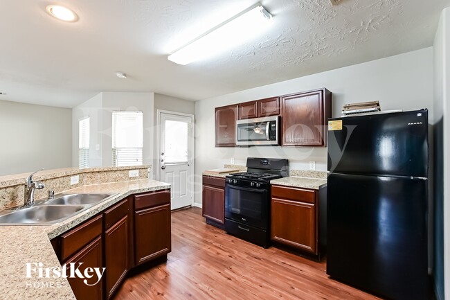 Photo - 886 Sun Prairie Dr