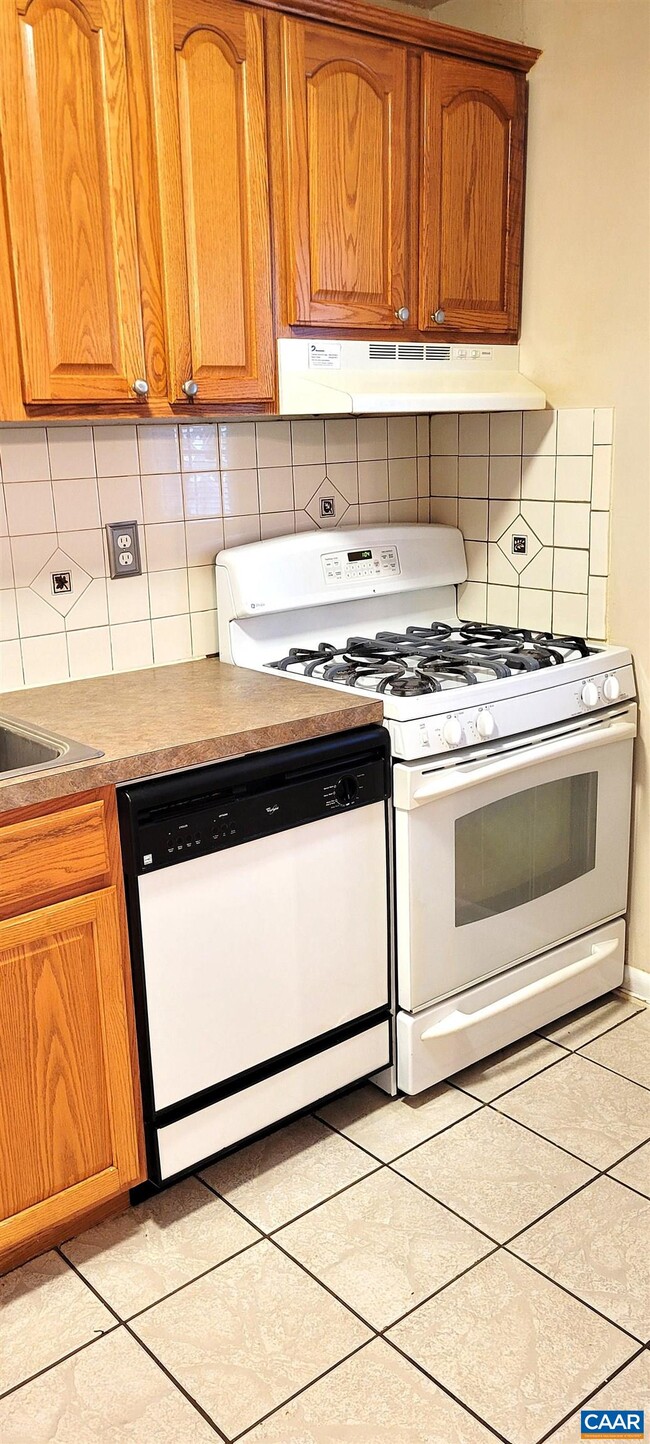 Photo - 2527 Hydraulic Rd Unit 1