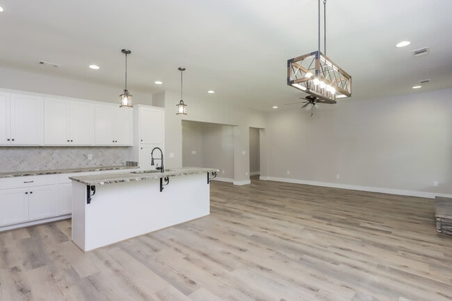 Photo - 130 Lewis Rd