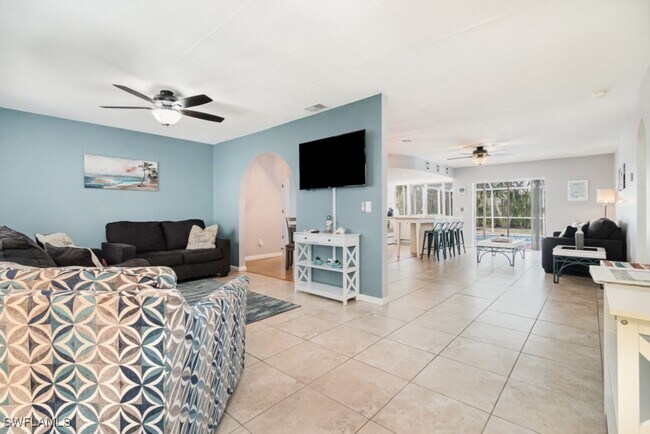 Photo - 922 SE 25th Ln
