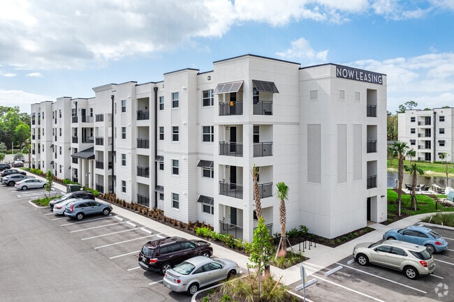 19600 Veduro Cir - Estero Vista